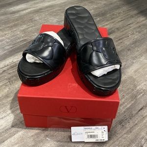 NEW Valentino Garavani Black Women's Floral PVC Slide Sandals